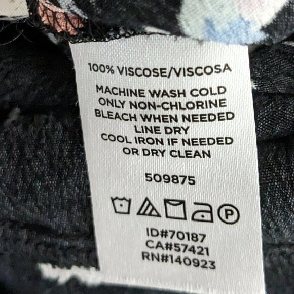 Women's LOFT, Black/Pink Floral, Faux Wrap, Chiffon Short Romper; Size XS - Picture 5 of 5